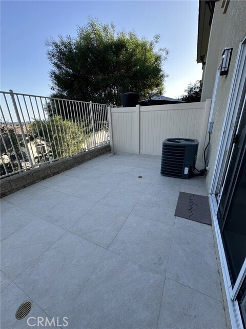 Building Photo - 38 Sobrante