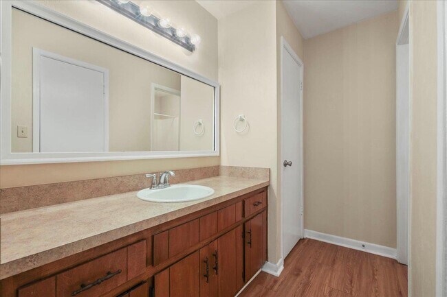 Building Photo - 3208 Ginger Dr