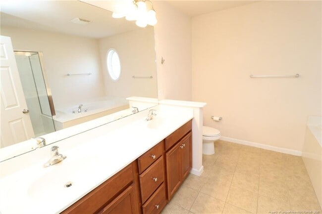 Building Photo - 619 Sealine Dr