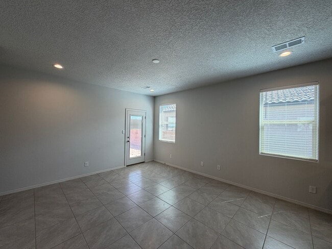 Building Photo - 1504 Alto Colores St NW