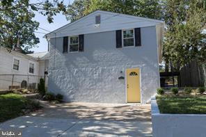 Building Photo - 4-Bedroom Home with First-Floor In-Law Suite