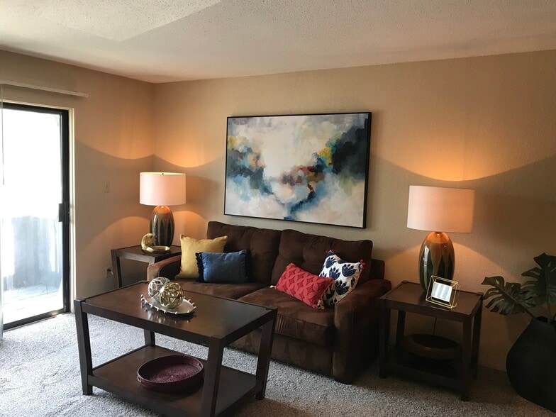 Building Photo - Cambridge at River Oaks H, LLC