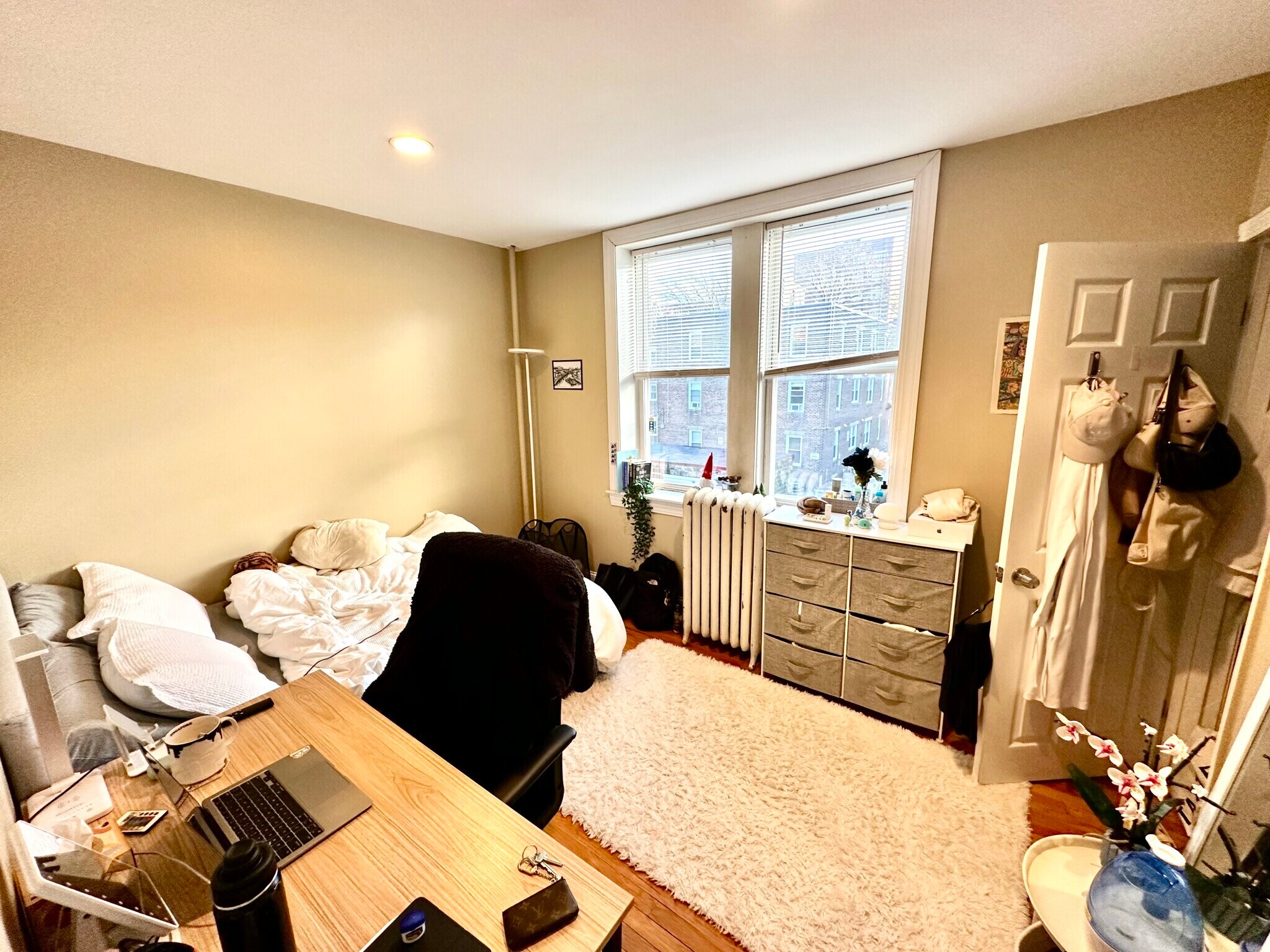 Building Photo - 76 Egmont St