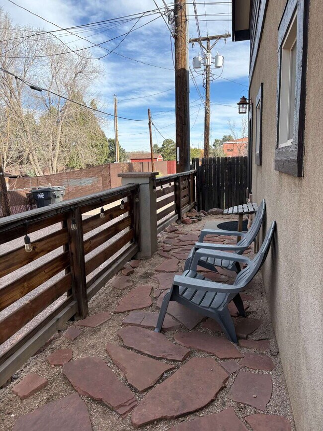 Building Photo - Old North End Studio