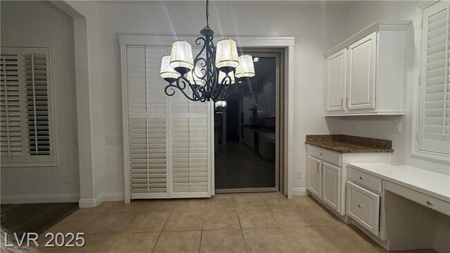 Building Photo - 2321 Martinique Ave