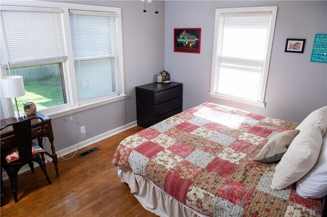 Building Photo - 1861 W Deane St