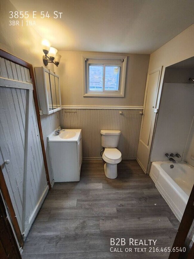 Building Photo - 3855 E 54th St