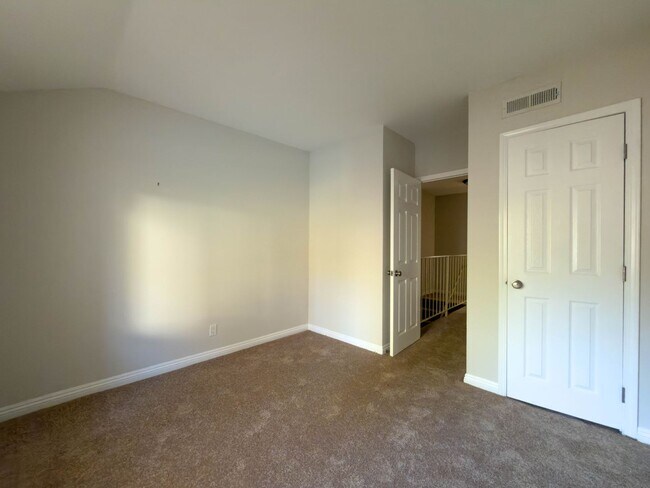 Building Photo - Spacious 4BR with Bonus Room in Cabrini Villas!