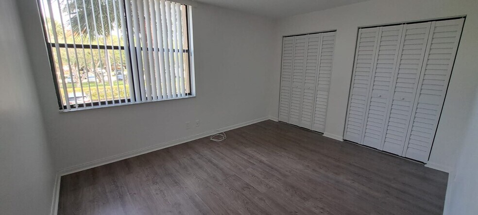 Building Photo - 750 Egret Cir