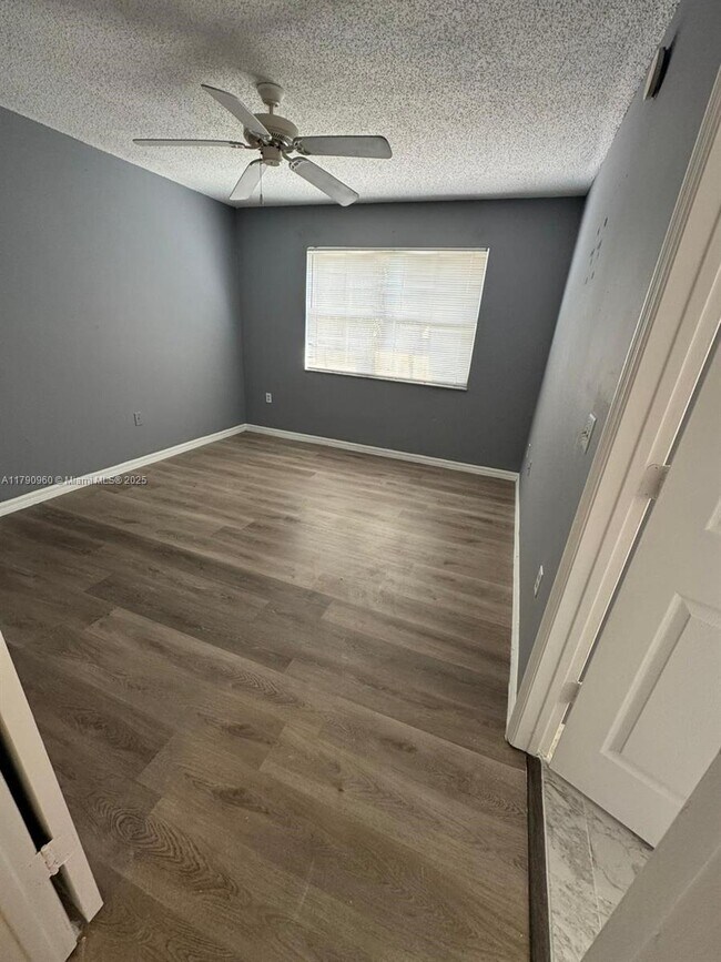 Building Photo - 2451 Centergate Dr