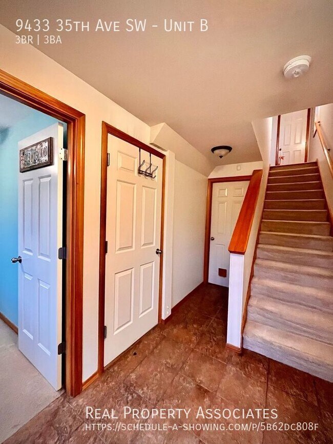 West Seattle Townhouse near Fautleroy Park 9433 35th Ave SW Seattle