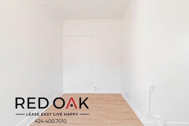 Building Photo - 617 S Soto St