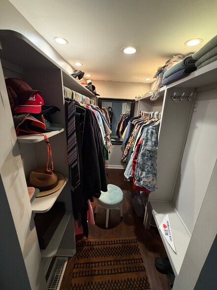 Building Photo - 1328 W Lombard St