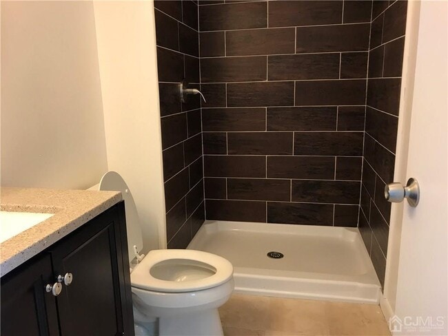 Building Photo - 10 Dogwood Dr