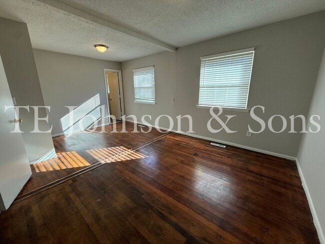 Building Photo - Charming 3BR/2BA Home with Hardwood Floors, Bonus Room & Outdoor Living