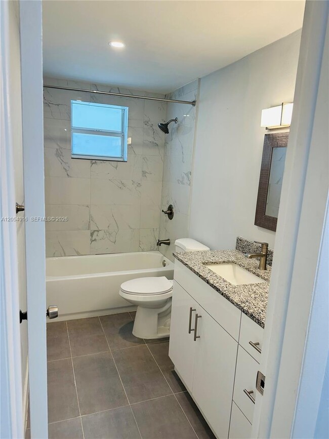 Building Photo - 9354 SW 77th Ave
