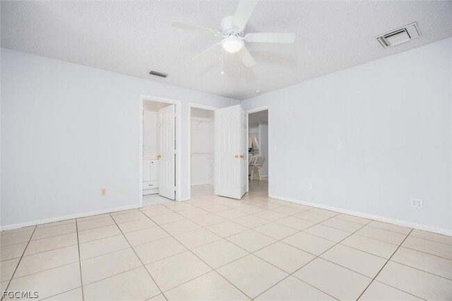 Building Photo - 7261 Albany Rd