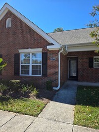 Building Photo - Merestone -Single Story Townhome,  Near by Shopping &  Halyburton Park, Lawn & Trash Included