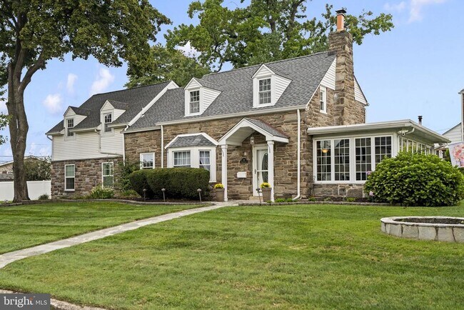 Building Photo - 79 Manor Cir