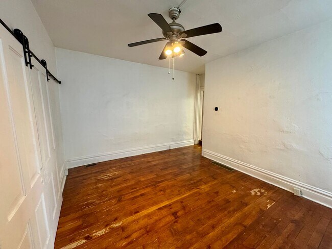 Building Photo - 419 Taylor St