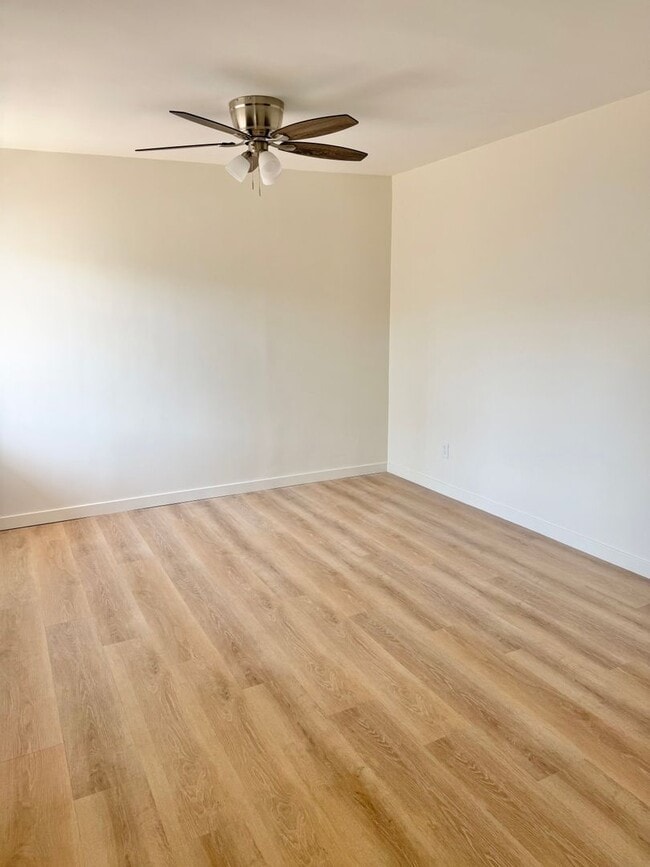 Building Photo - IVY LANE