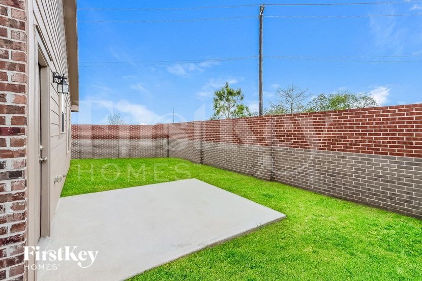 Building Photo - 1409 Woods Lake Ct