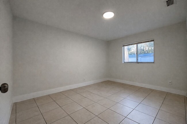 Building Photo - 4265 Desoto Ave