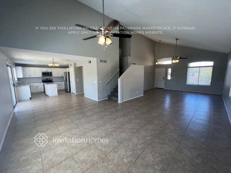 Building Photo - 15917 W Cottonwood St
