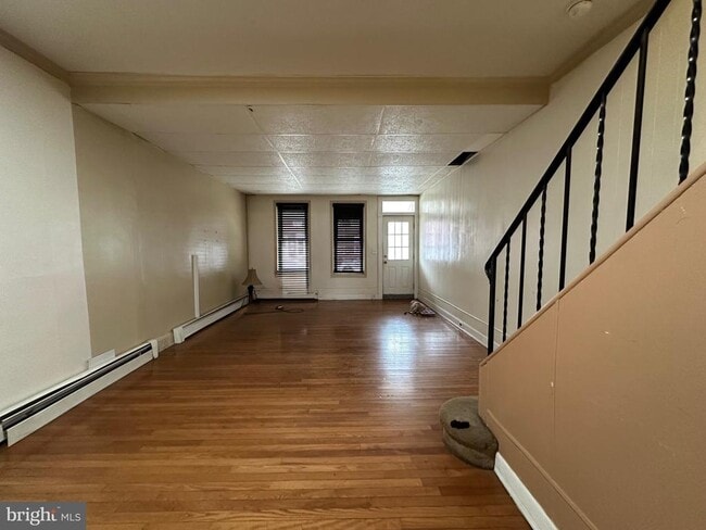 Building Photo - 23 Lily St