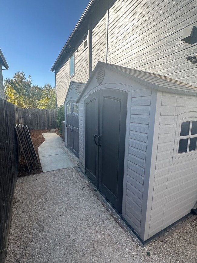 Building Photo - Charming Home in Winters, CA