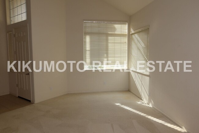 Building Photo - Lakefront 4 bedroom, 3 bath, 3 car  in the Lakeside Community