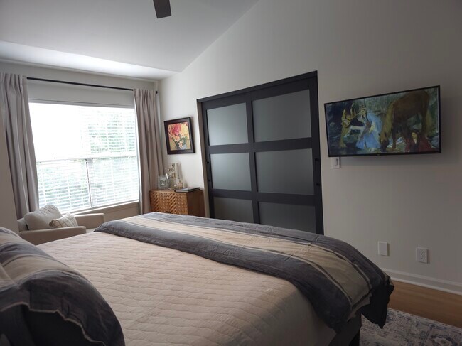 Building Photo - 1000 Mallery St Ext