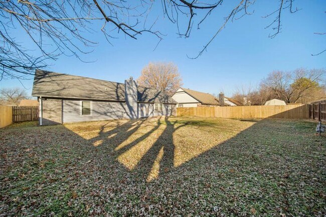 Building Photo - 2823 S 138th E Ave