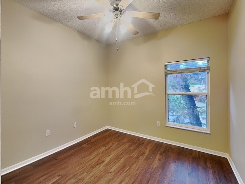 Building Photo - 138 Pine Isle Dr