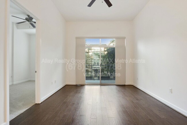 Building Photo - 711 Cosmopolitan Dr NE