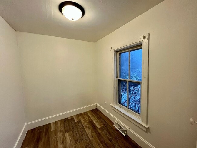 Building Photo - 4 Bed 2 Bath Single Family Home in Wausau