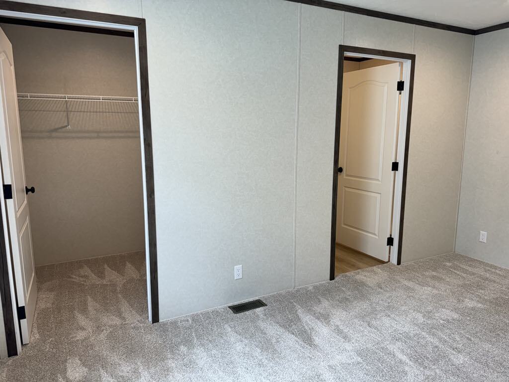 Building Photo - 48579 Leafdale Ct