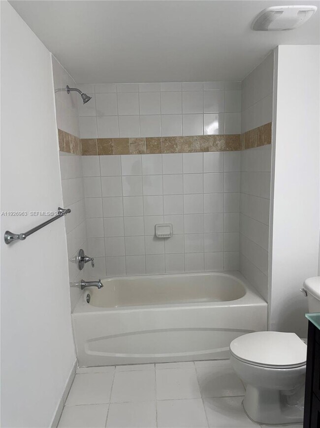 Building Photo - 1861 NW S River Dr