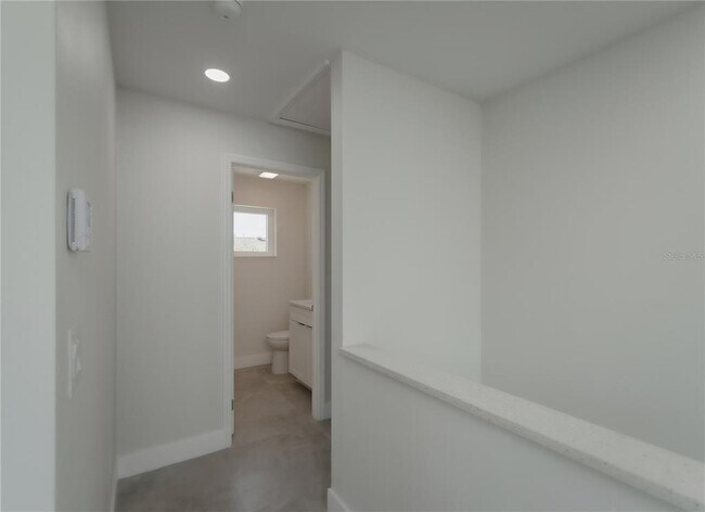 Building Photo - 310 Hibiscus St