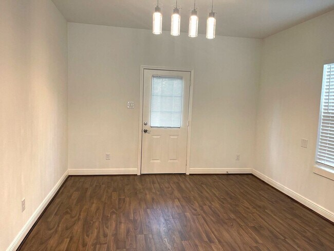 Building Photo - 4913 Southwind St