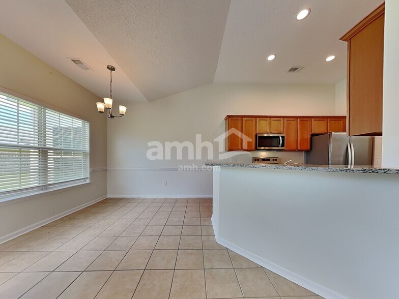 Building Photo - 632 Stonebridge Cir