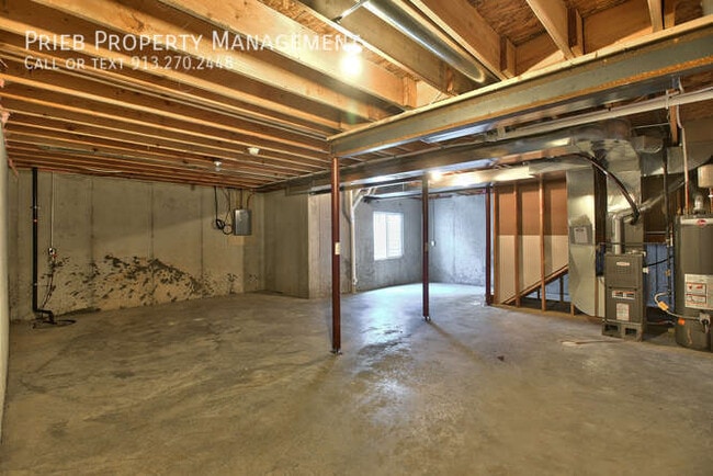 Building Photo - 270 N Ferrel St