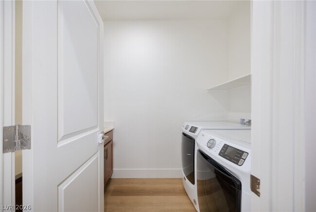 Building Photo - 9696 Starlight Ridge Ave