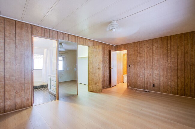 Building Photo - 55+ community 2 bed 2 bath