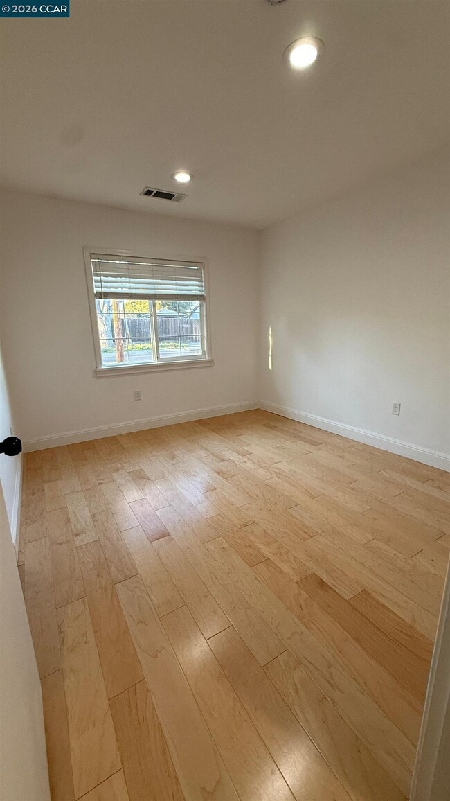 Building Photo - 1568 Placer Dr