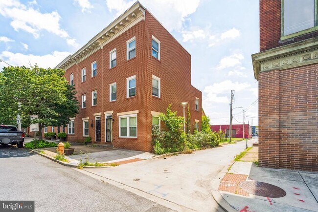 Building Photo - 1423 E Baltimore St