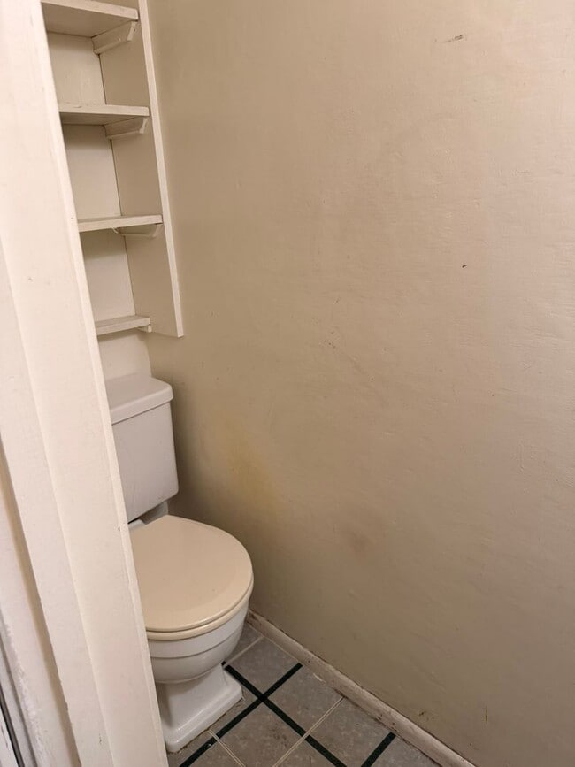 Building Photo - 4BED Near CMU Campus!!!!!!