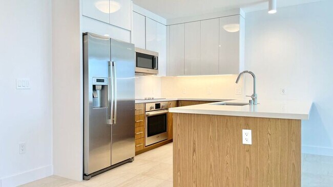 Building Photo - 629 Keeaumoku Street