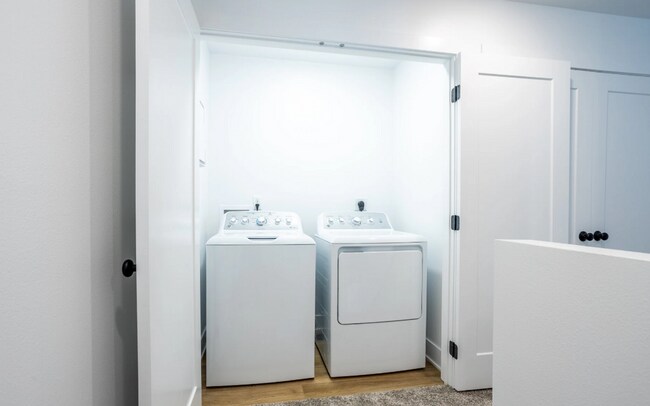 Building Photo - 804 Delaware Ave