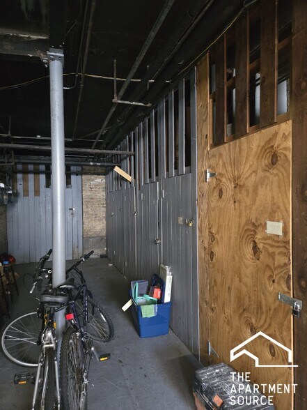 Building Photo - 5618 N Kimball Ave